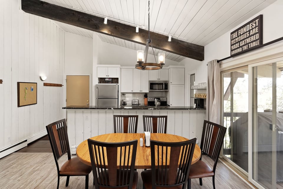 Condo, 3 Bedrooms | Dining