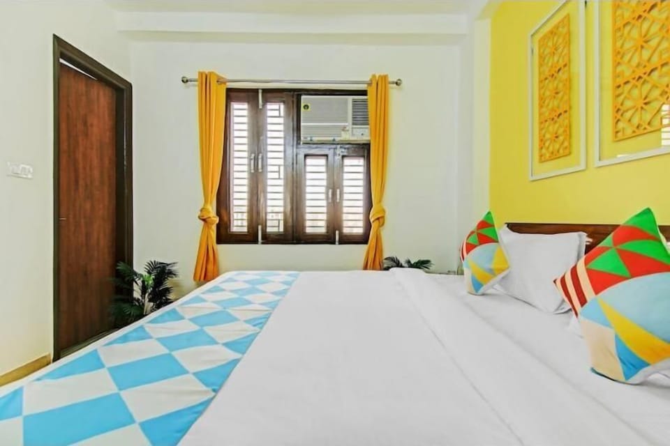 Deluxe Room | Rollaway beds, free WiFi, bed sheets