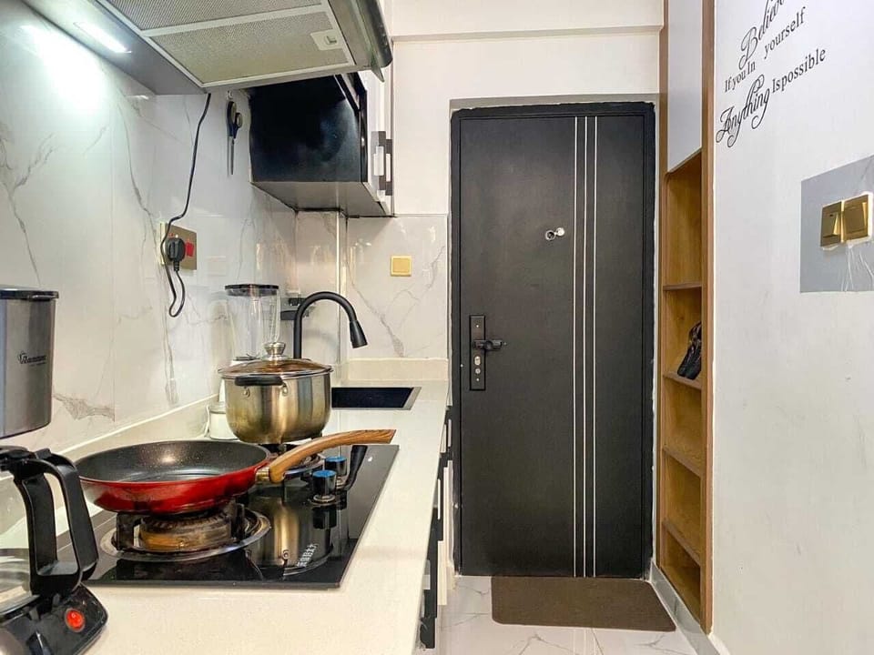 Basic Apartment, Garden View | Private kitchen