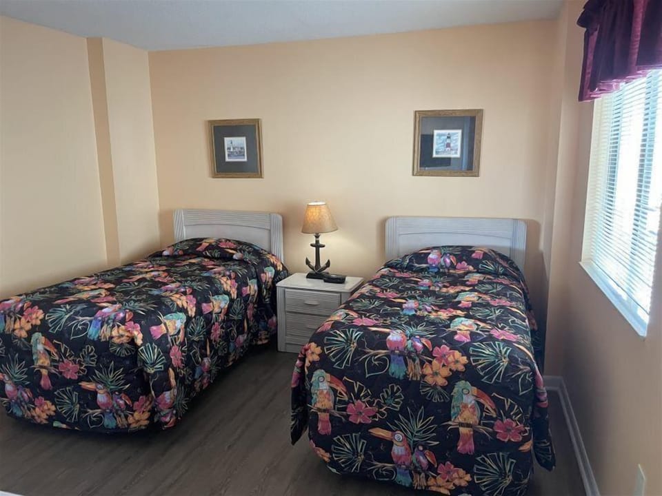 Twin Bedroom