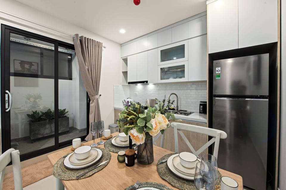 Luxury Double Room, Kitchen | Private kitchen | Fridge, stovetop, cookware/dishes/utensils, dining tables