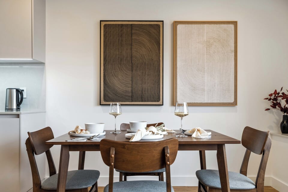 Relish the meals in the company of your loved ones with the home fully stocked