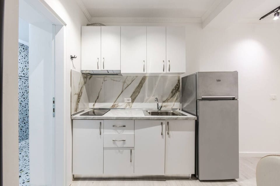 Fully-equipped kitchen