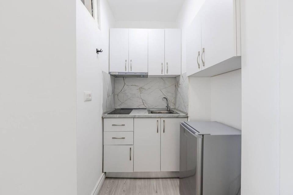 Fully-equipped kitchen