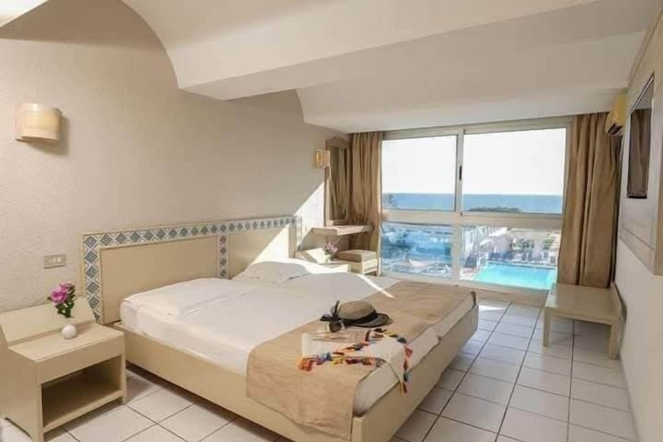 Combined shower/tub, hair dryer, bathrobes, slippers
