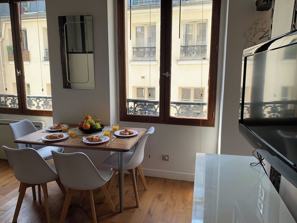 Dining details