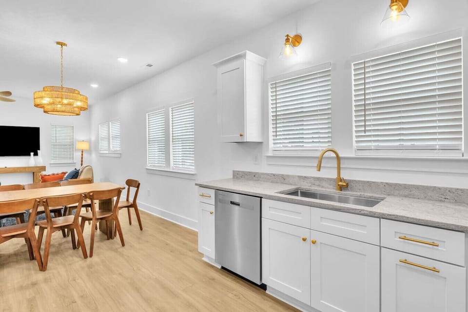 Dining Area/Kitchen