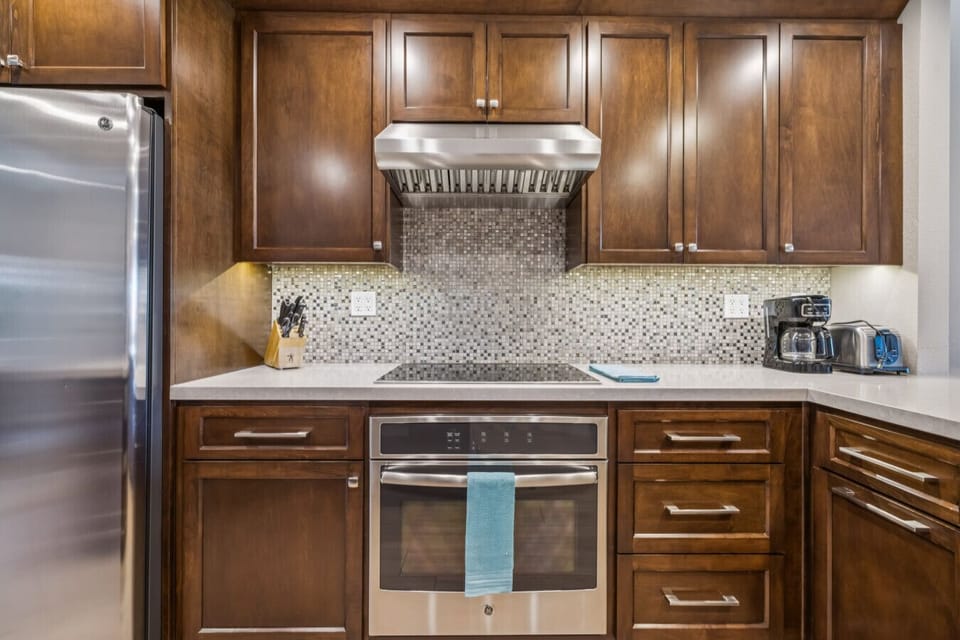 Modern appliances, cooking basics, and cookware — cook in or dine out with ease.
