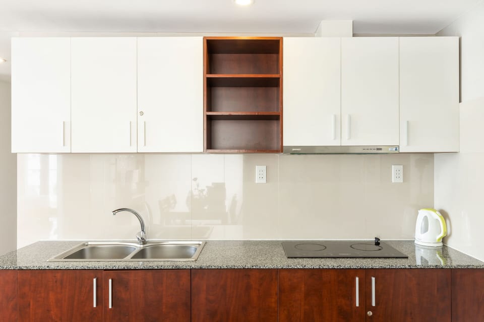 Apartment, 2 Bedrooms, Balcony, Sea View | Private kitchenette | Mini-fridge, electric kettle, paper towels