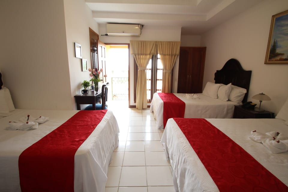 Quadruple Room | Desk, WiFi (free)