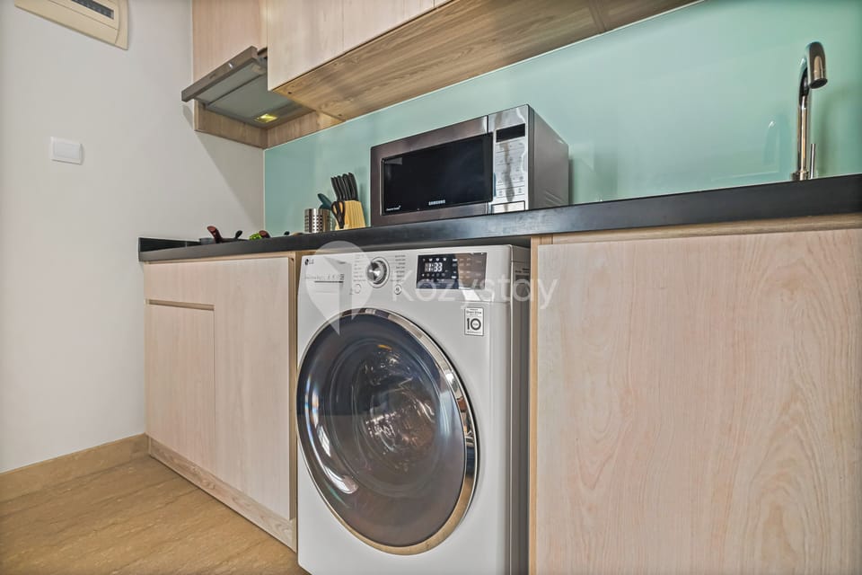 Apartment, 2 Bedrooms, City View | Laundry
