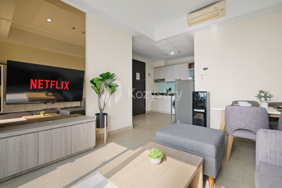 Apartment, 2 Bedrooms, City View | Living area | 43-inch Smart TV with cable channels, Netflix, streaming services