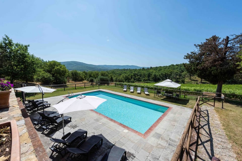Villa Tre Laghi by MMega Villa in Tuscany