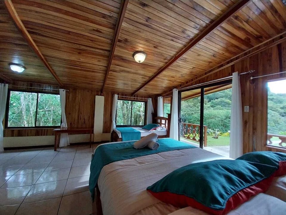 Standard Double Room, Balcony, Mountain View | Bed sheets