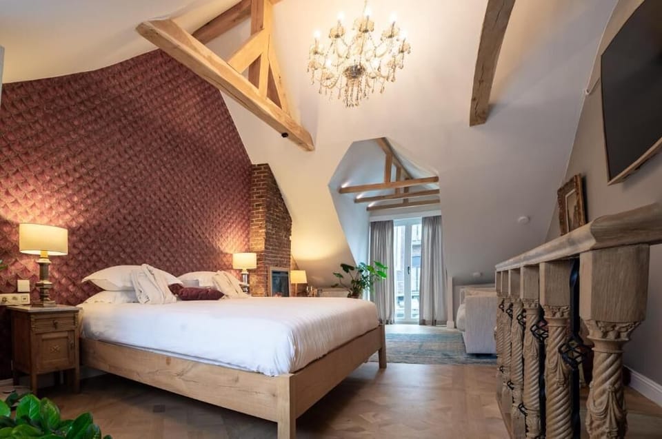 Suite, City View | Soundproofing, free WiFi, bed sheets