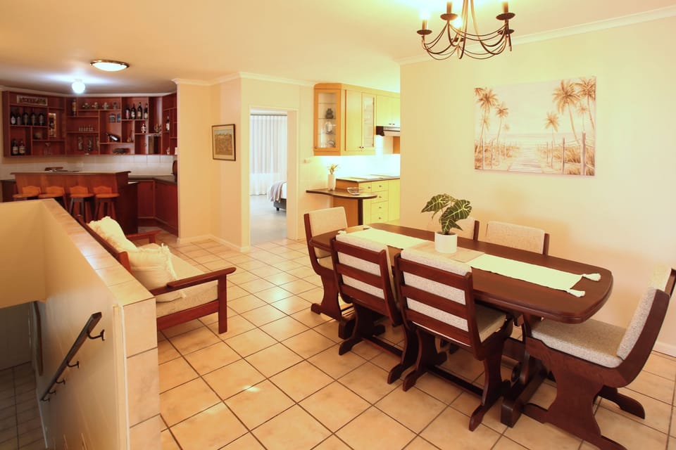 House, 3 Bedrooms, Sea View | Dining room