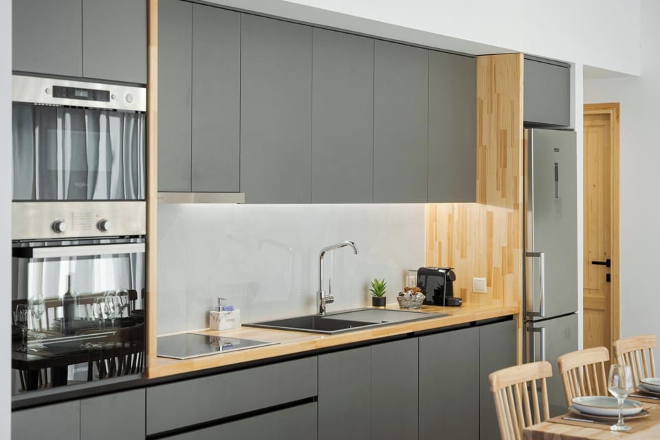 Deluxe Villa, Mountain View | Private kitchen | Full-size fridge, microwave, oven, stovetop