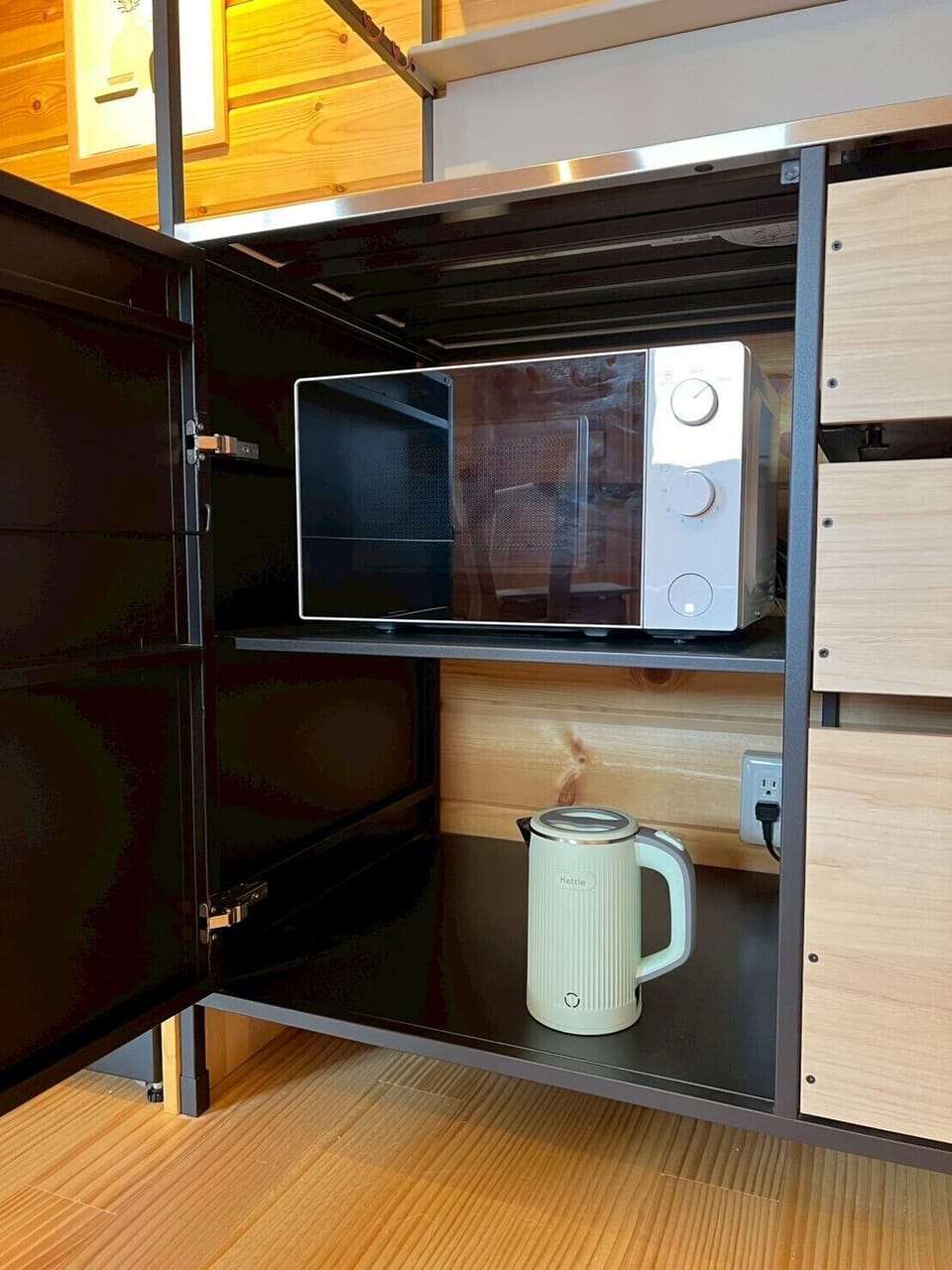 Olive Cottage, Non Smoking, Private Bathroom | Microwave