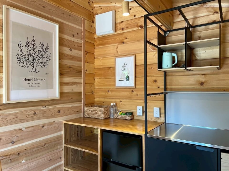 Olive Cottage, Non Smoking, Private Bathroom | Private kitchenette | Mini-fridge, microwave, electric kettle