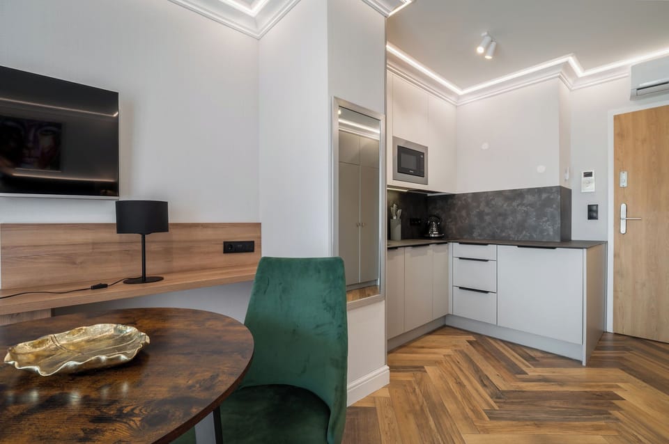 Classic Studio, Balcony | Iron/ironing board, free WiFi