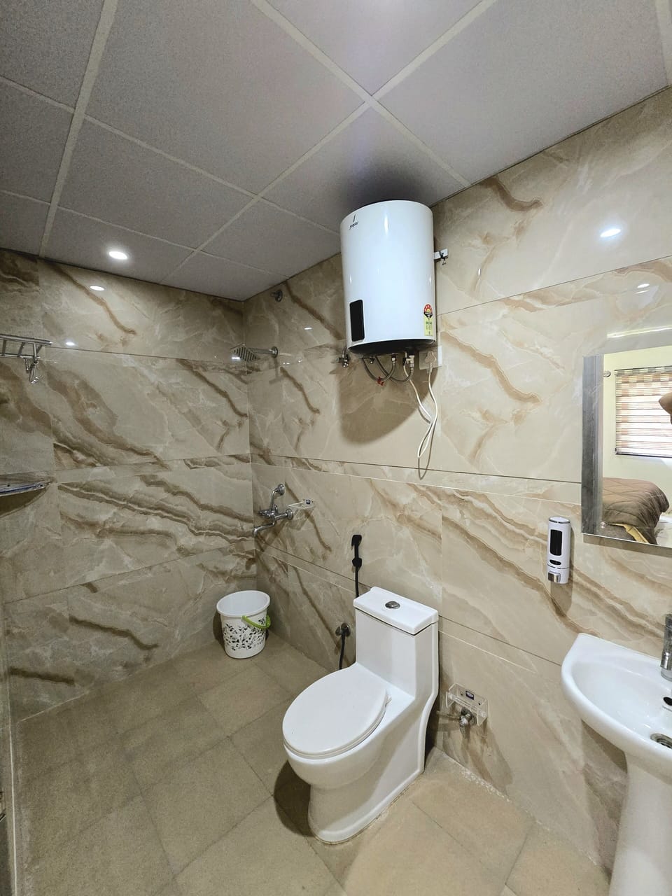 Royal Room, City View | Bathroom
