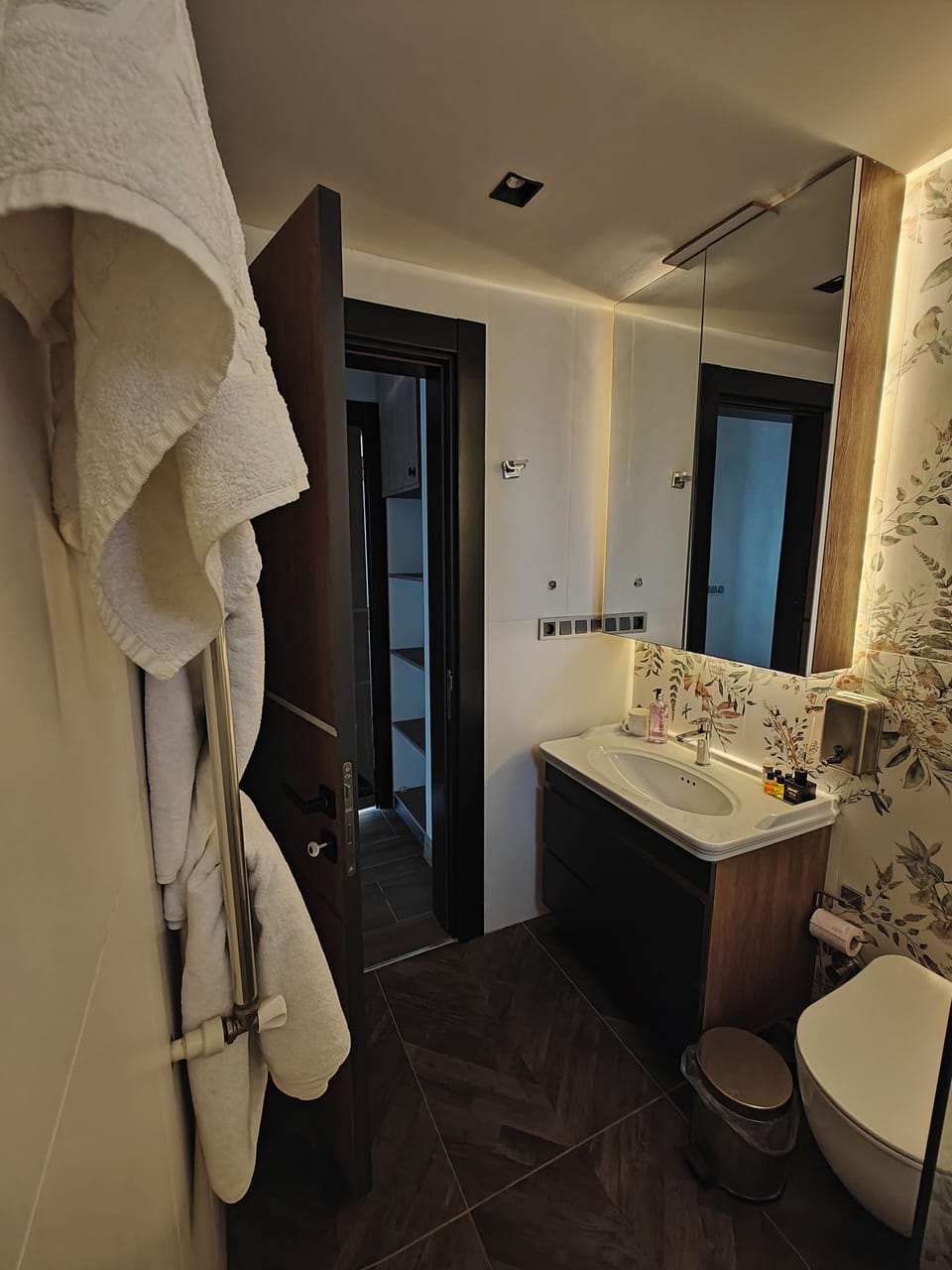 Shower, free toiletries, hair dryer, slippers