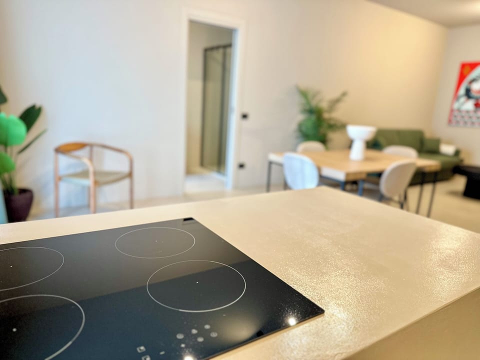 Deluxe Apartment | Private kitchen | Fridge, espresso maker