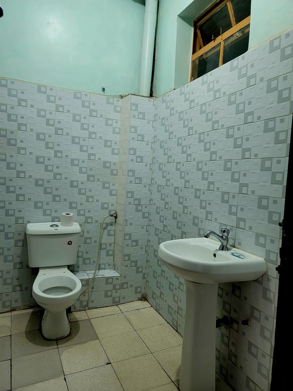 Standard Twin Room, City View | Bathroom | Shower, slippers, towels, soap