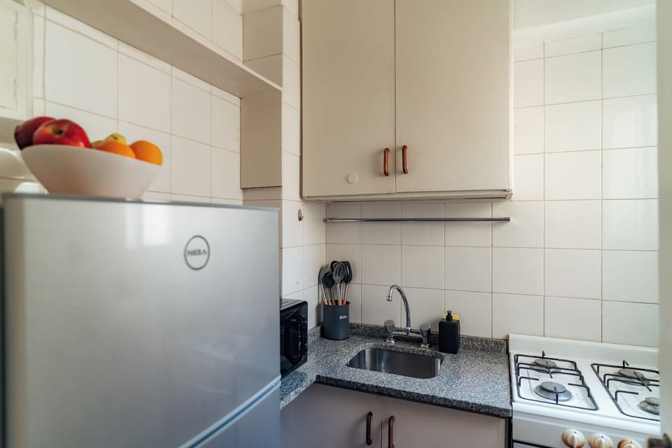 Standard Apartment | Private kitchen | Full-size fridge, microwave, oven, stovetop