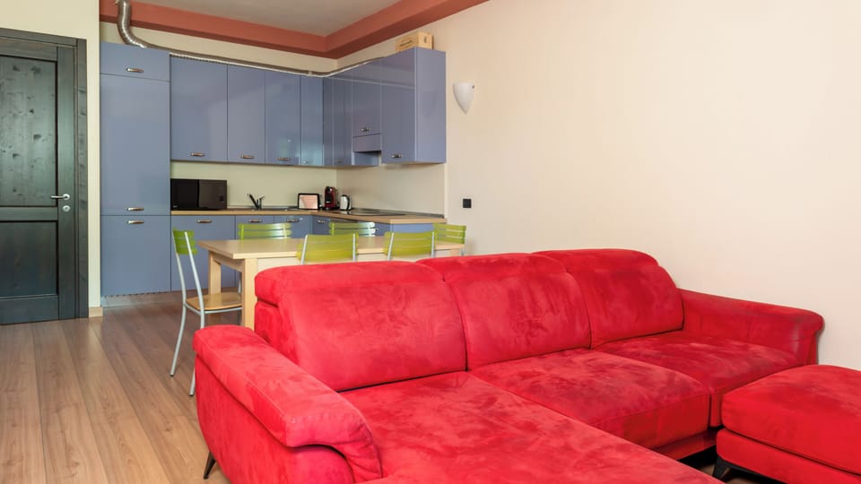 Apartment (2 Bedrooms) | Front of property