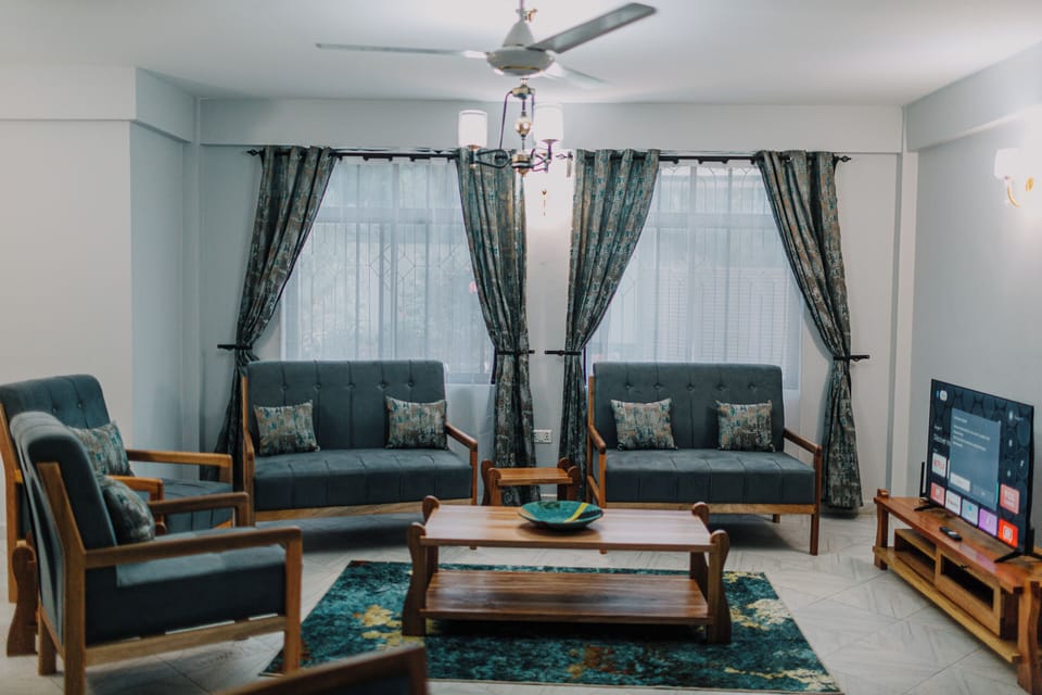 Apartment, 3 Bedrooms, Non Smoking, Kitchen | Living area