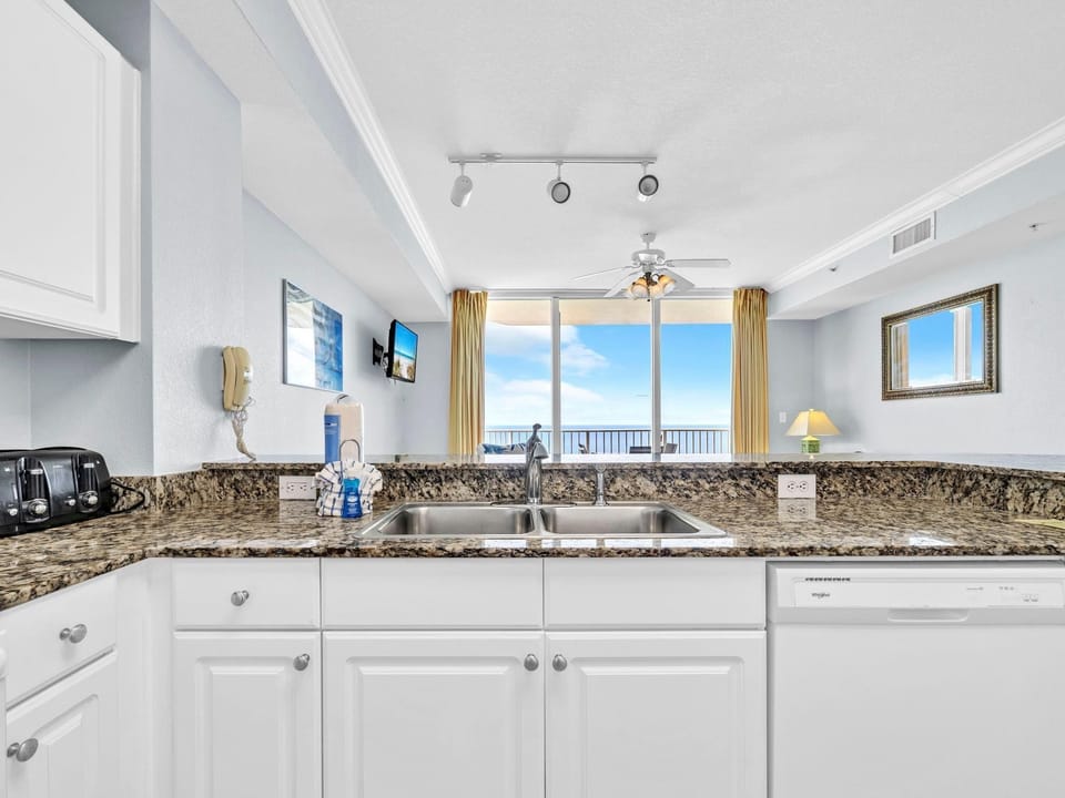 Condo, 1 King Bed with Sofa bed (Tidewater 2316) | Private kitchen | Oven, toaster