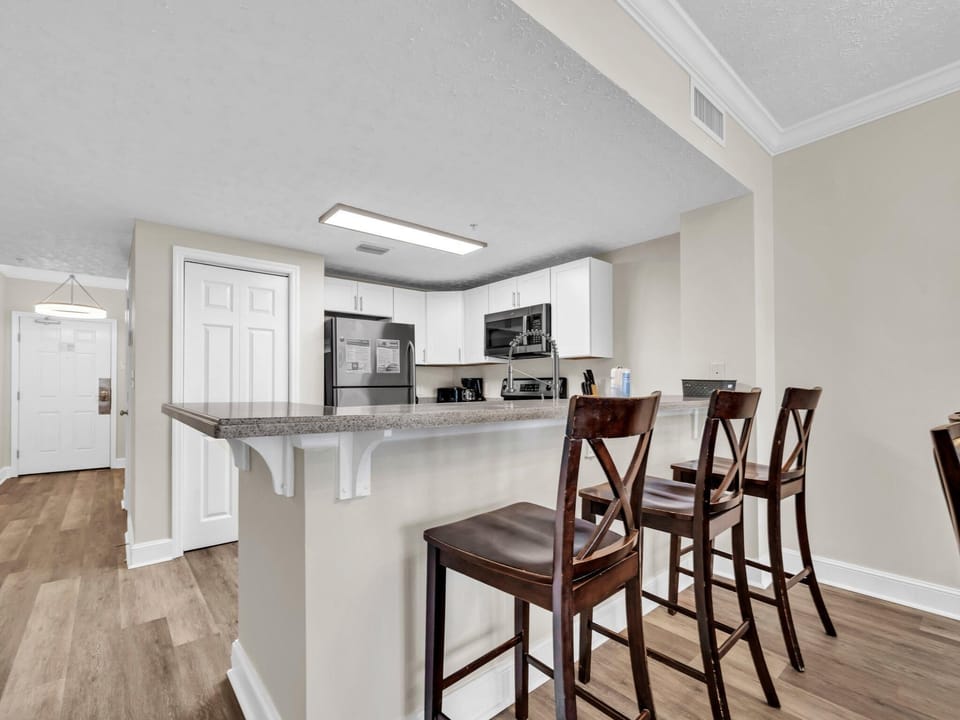 Condo, Multiple Beds (Majestic Beach Towers 1-2003) | Private kitchen | Oven, toaster