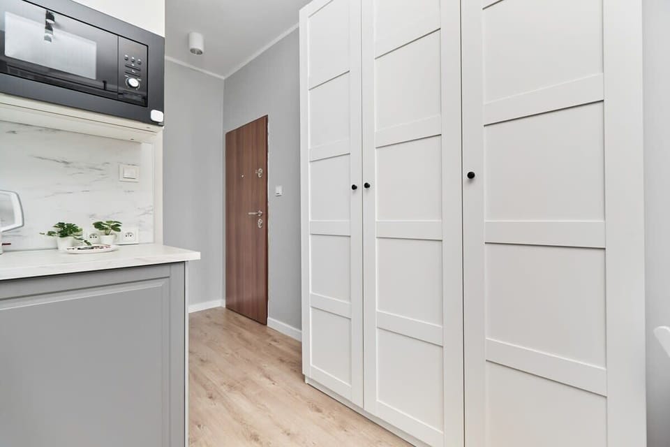 Spacious wardrobe with plenty of storage space. 