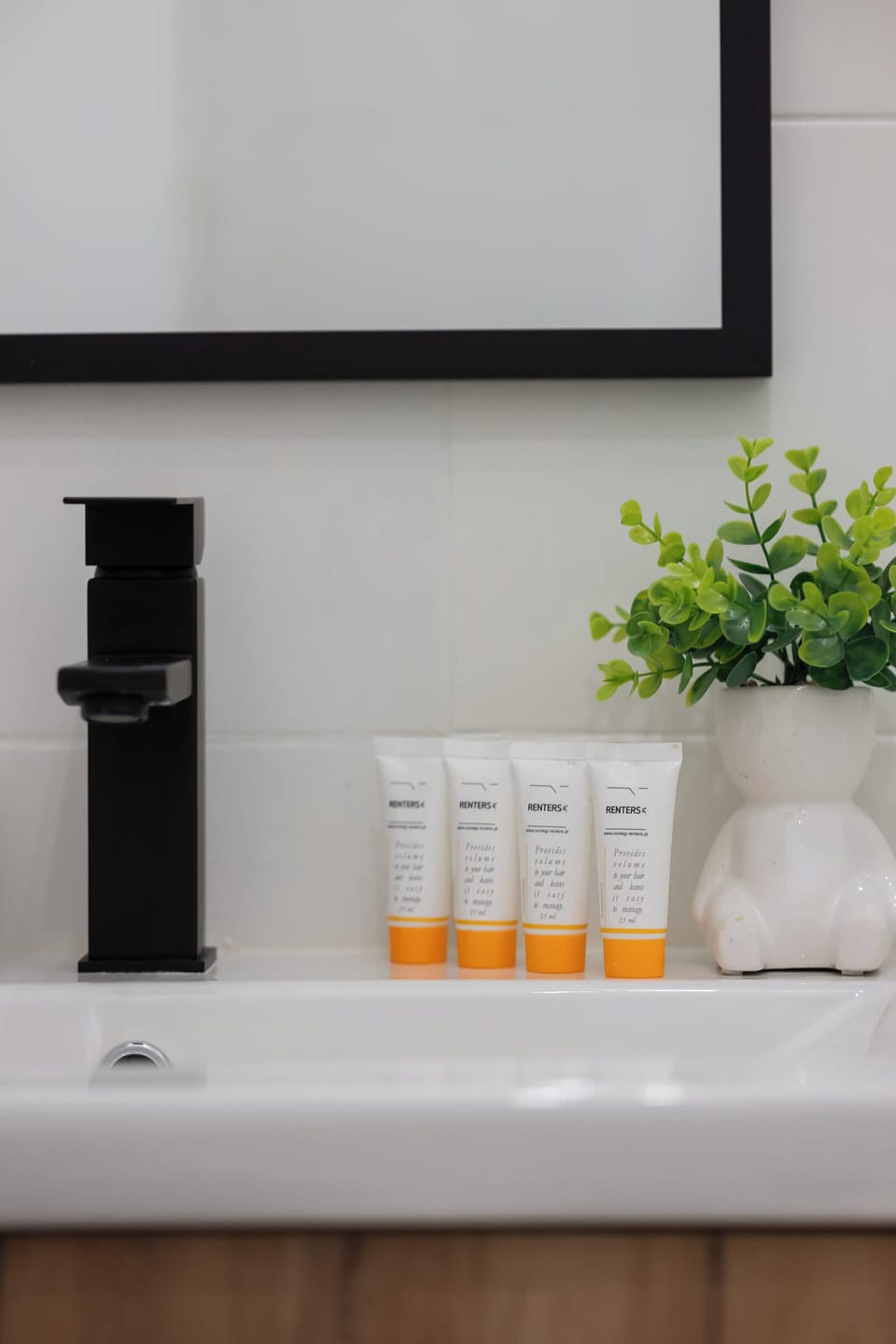 The bathroom has a special set of welcome toiletries and soft fresh towels.