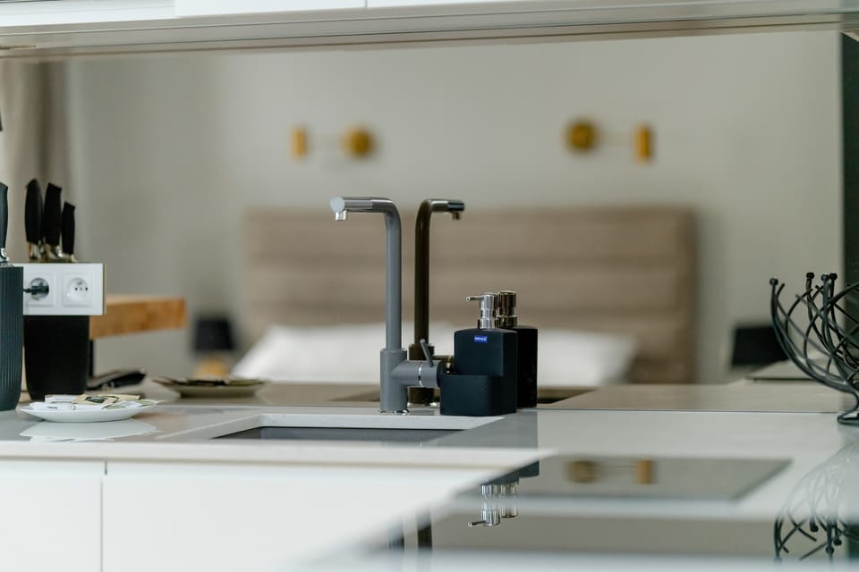 Kitchenette with full equipment.