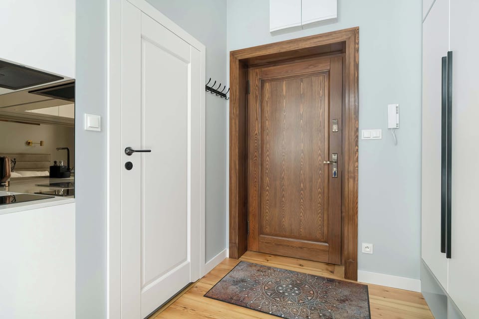 Entrance to the apartment.