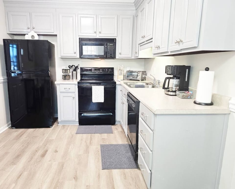 The kitchen is fully equipped with all the necessities and more.
Enjoy complimentary snacks, water, coffee, tea, and condiments upon arrival.  