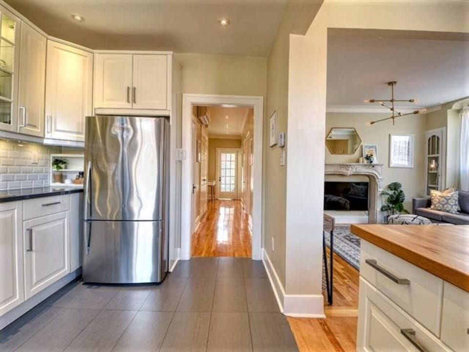 Good sightlines to the whole apartment (1)