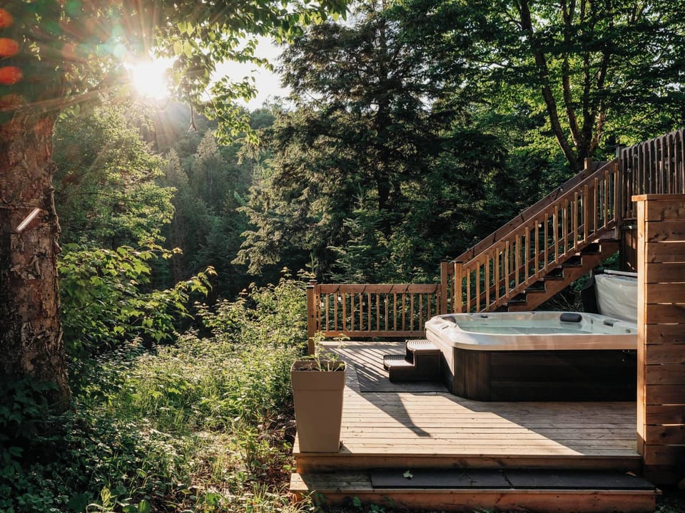 "Hot tub was clean, big and easy to operate" - A, guest review