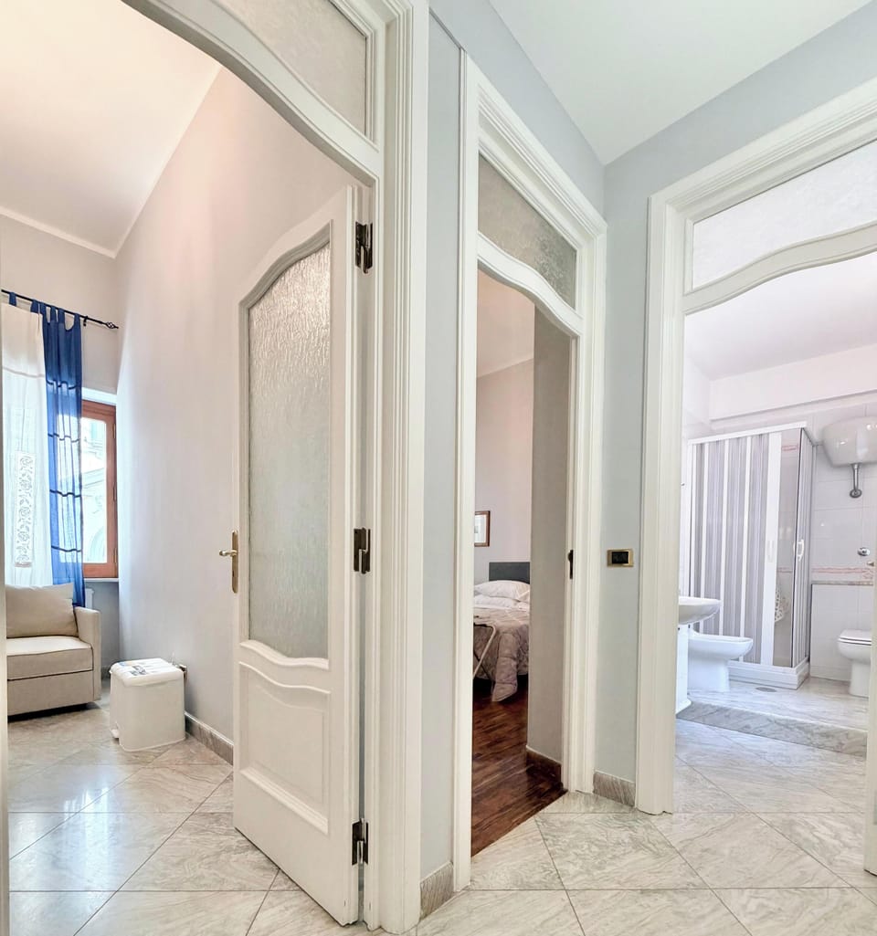Double Room, Courtyard View | Desk, laptop workspace, free WiFi