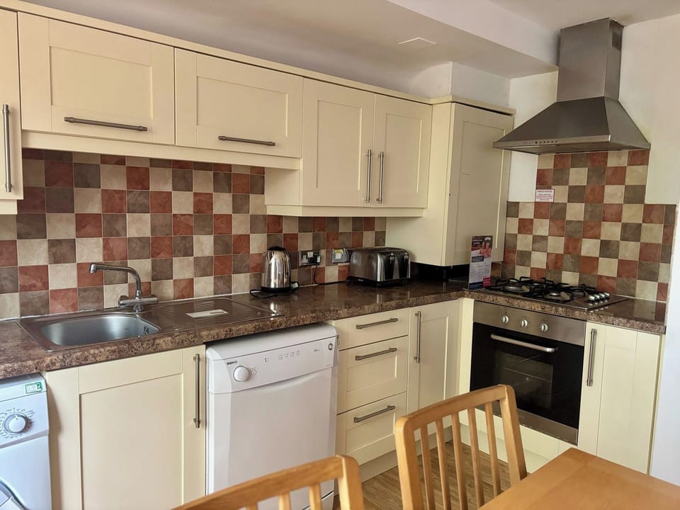 Fridge, microwave, dishwasher, toaster