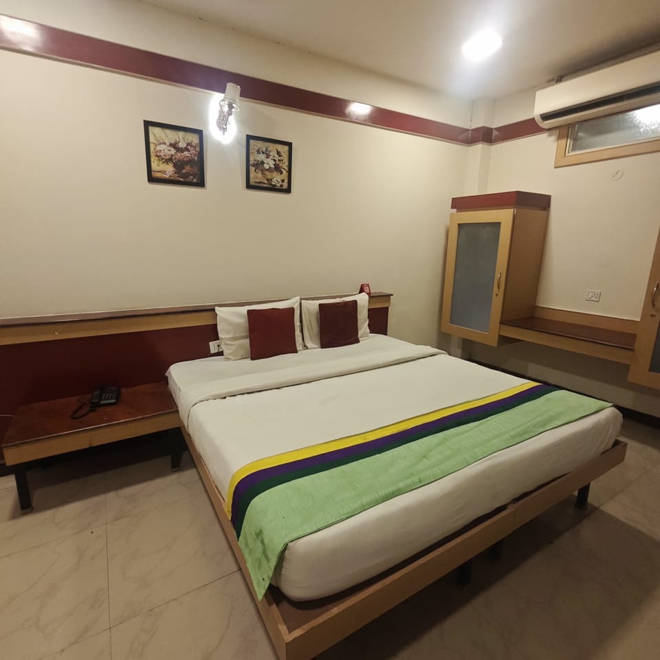 Deluxe Double Room | Desk, laptop workspace, free WiFi