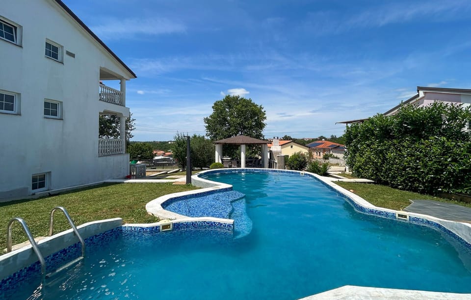 pool