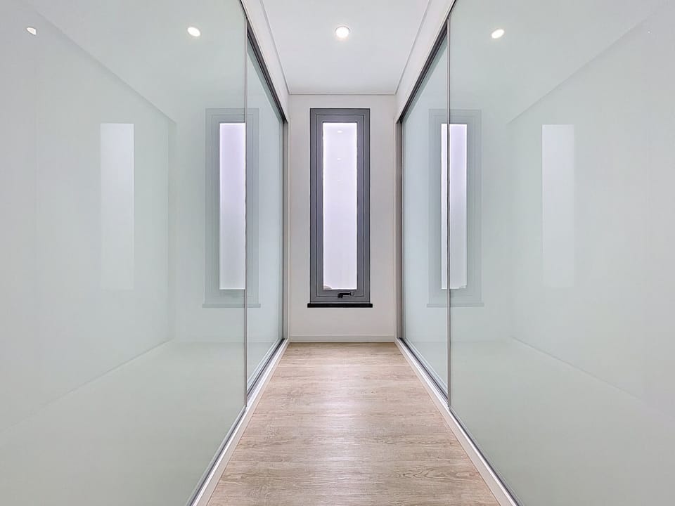 House | 3 bedrooms, desk
