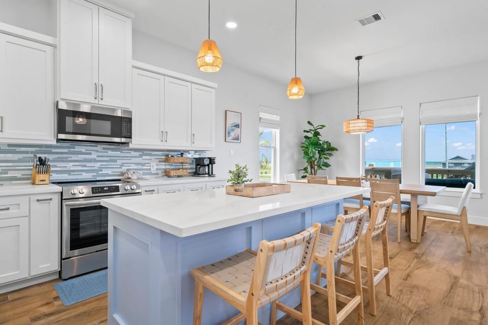 Full kitchen with barstool seating