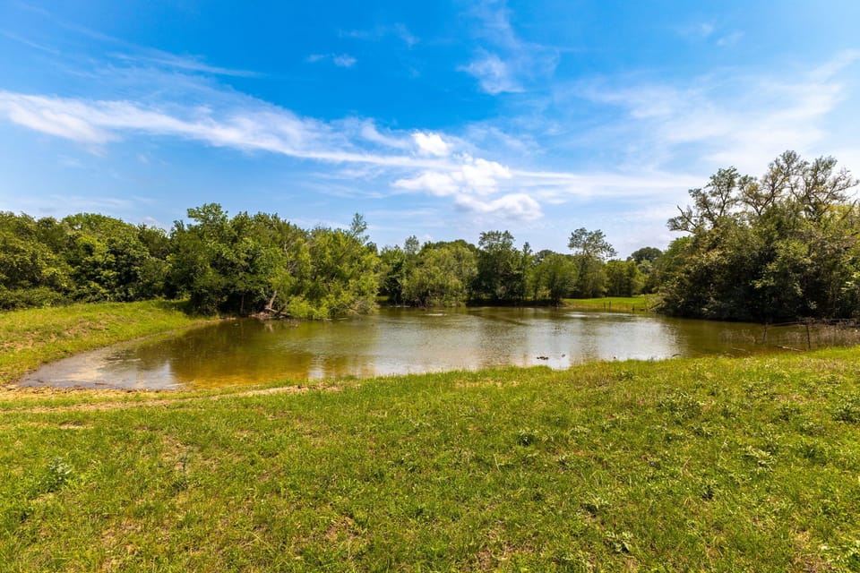 Schulenburg Ranch Retreat- on site fishing provides hours of fun