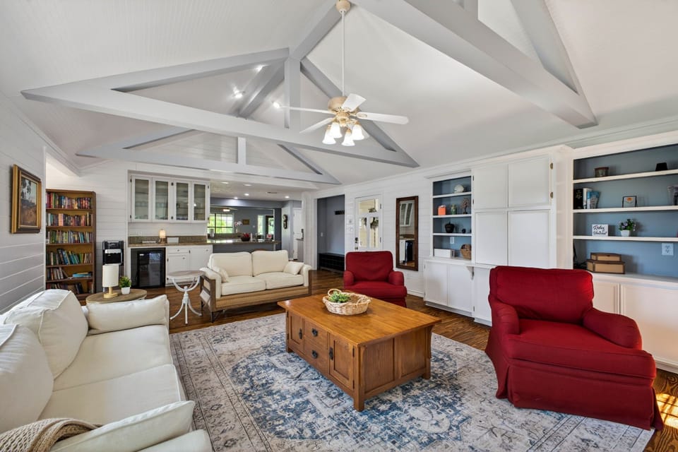 Schulenburg Ranch Retreat- vaulted ceilings in the lounge area with sofas 