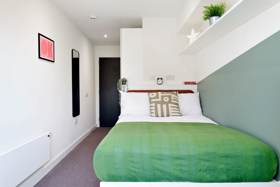 Single Room | Free WiFi