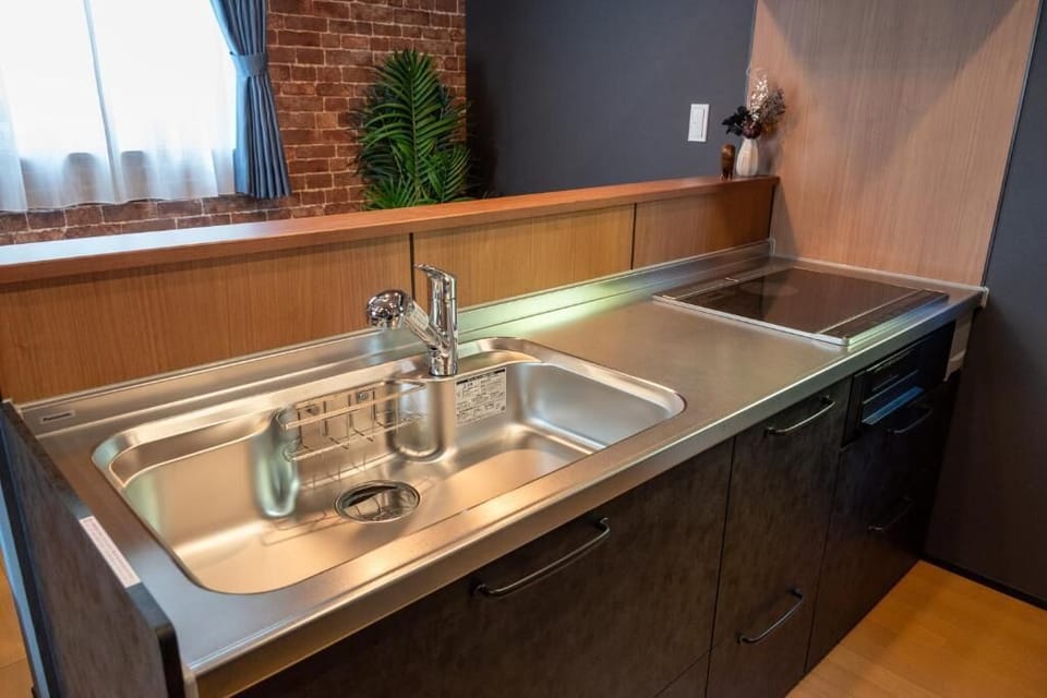 Electric kettle, toaster